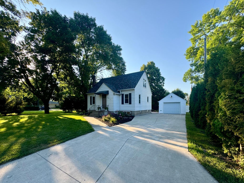 Photo of 314 Colfax Avenue NW, Renville, MN 56284 (MLS # 7108972)