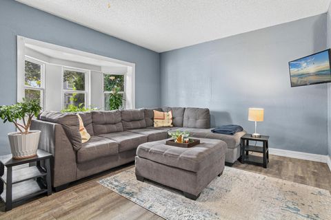 653 19th Avenue NE Minneapolis MN 55418