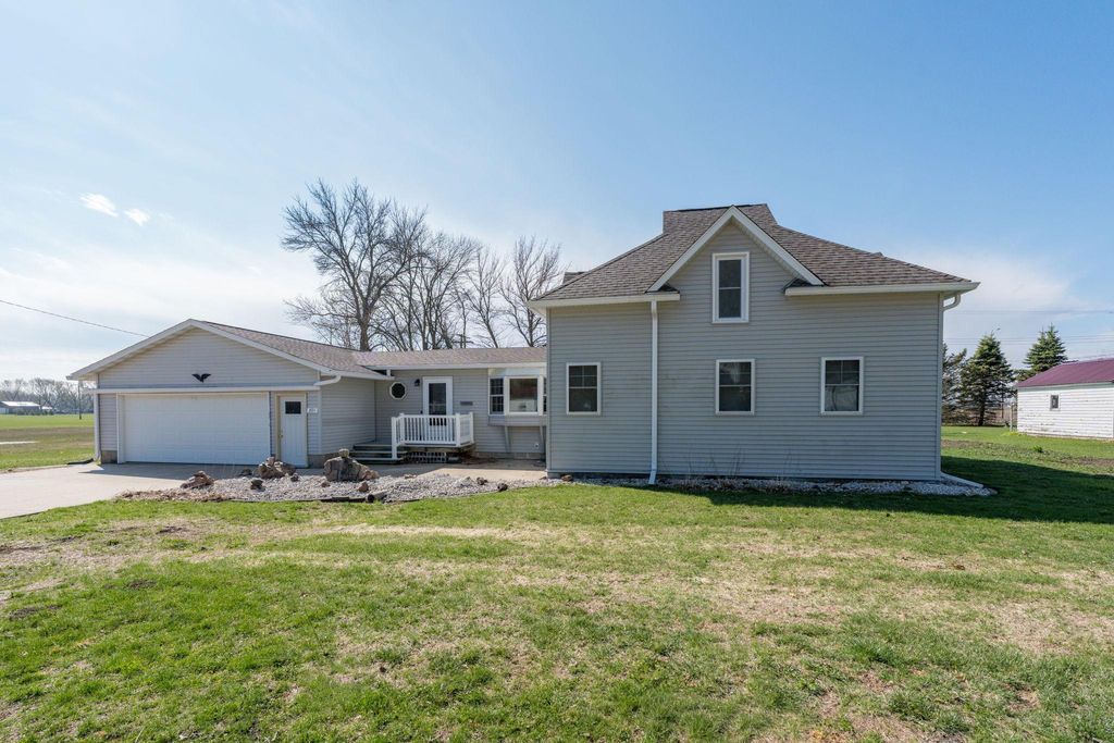 Photo of 301 South Street W, Amboy, MN 56010 (MLS # 7064712)