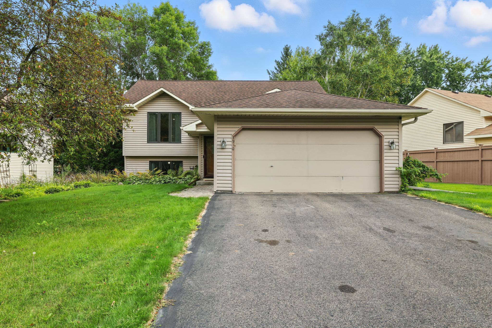 3910 Westbury Trail