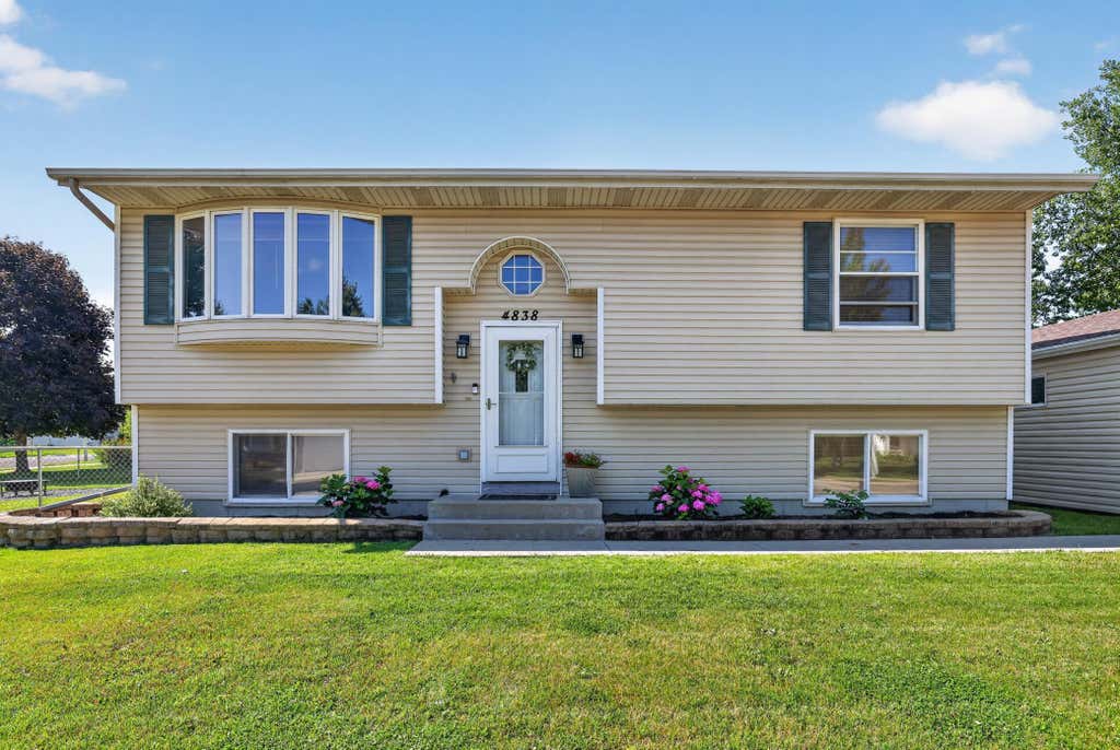 Photo of 4838 11th Court NW, Rochester, MN 55901 (MLS # 7094875)