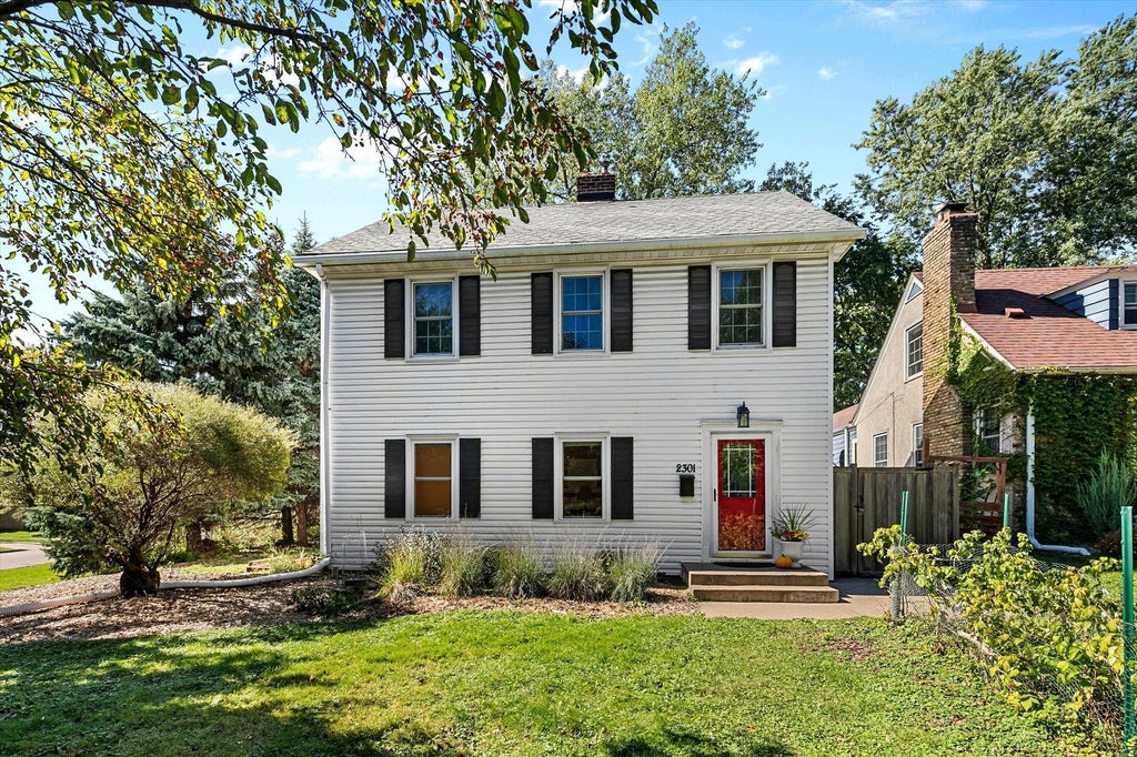 Photo of 2301 Xerxes Avenue N, Golden Valley, MN 55422 (MLS # 7133522)