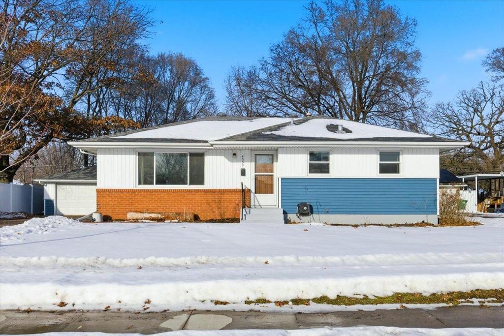 Photo of 4500 Woodbine Lane N, Brooklyn Center, MN 55429 (MLS # 7002113)