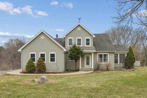 287 Plainview Drive River Falls WI 54022