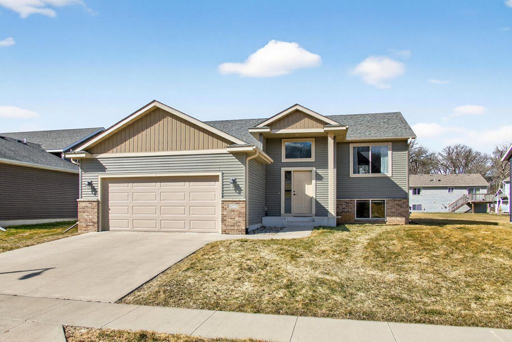 Photo of 6775 Gaillardia Drive NW, Rochester, MN 55901 (MLS # 7041612)