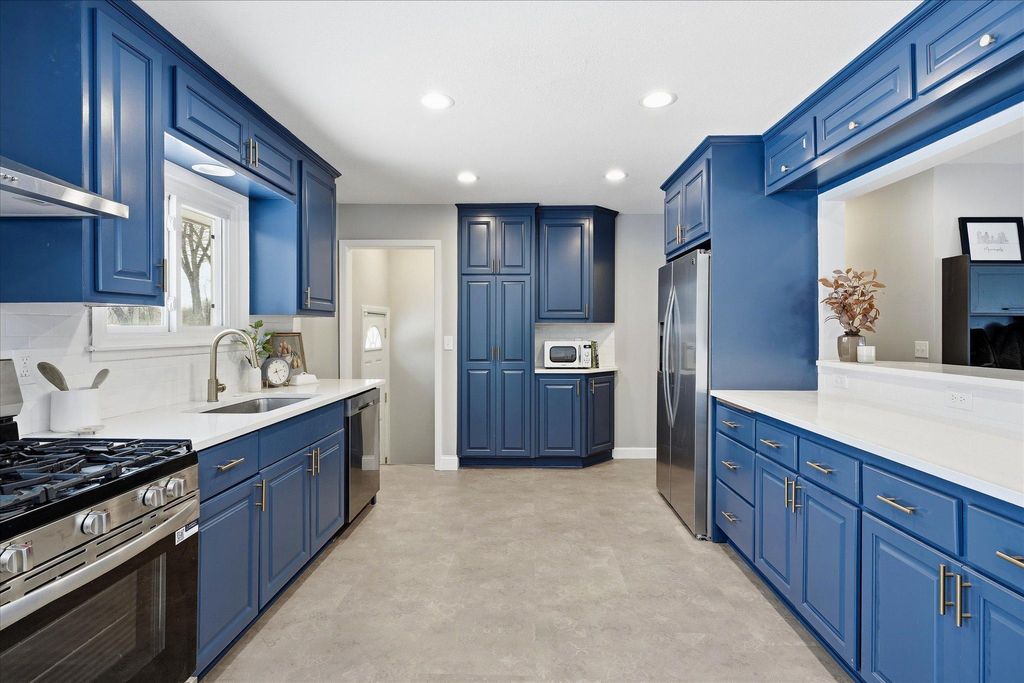 Photo of 13404 34th Avenue N, Plymouth, MN 55441 (MLS # 7016959)