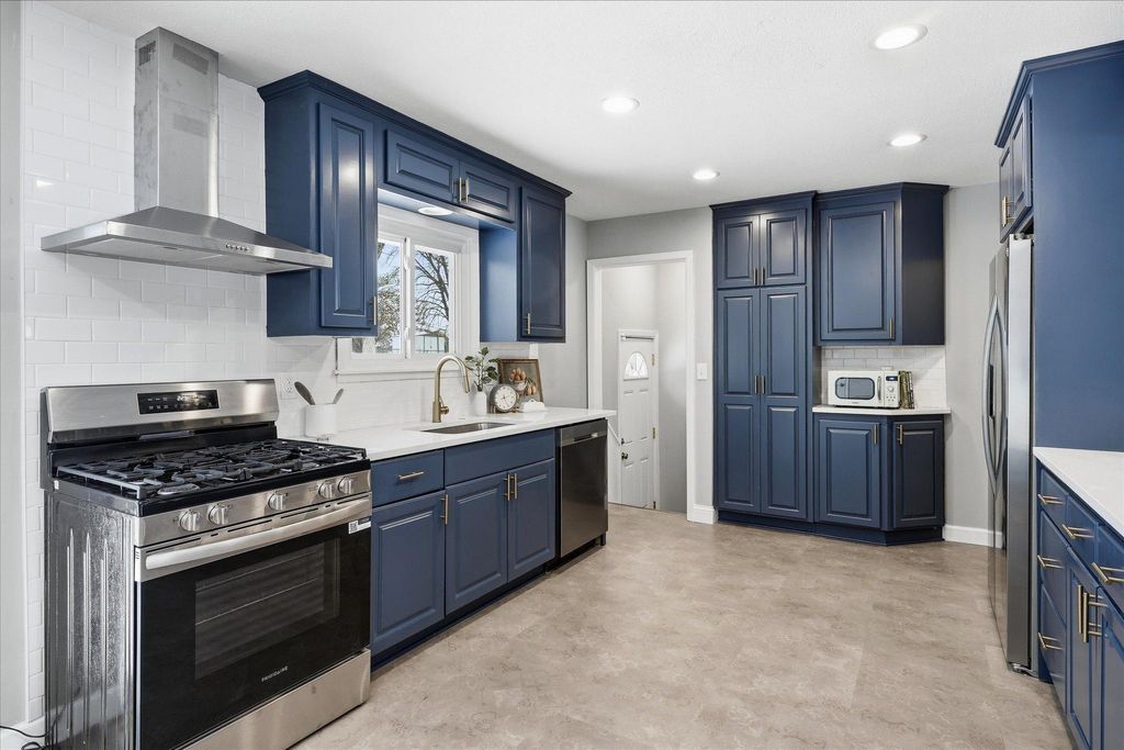 Photo of 13404 34th Avenue N, Plymouth, MN 55441 (MLS # 7016959)