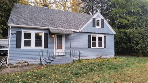 1779 Frank Street Maplewood MN 55109