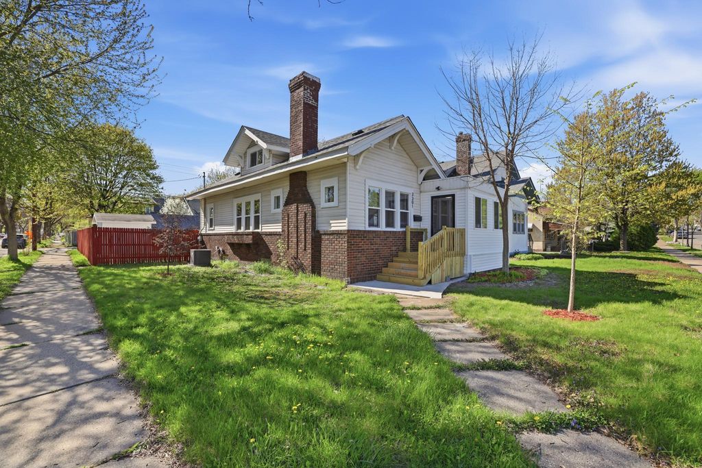 Photo of 3301 Lyndale Avenue N, Minneapolis, MN 55412 (MLS # 7066772)
