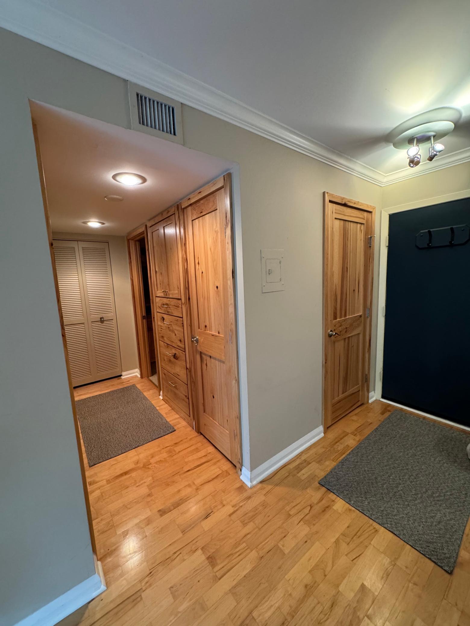 210 W Grant Street 615