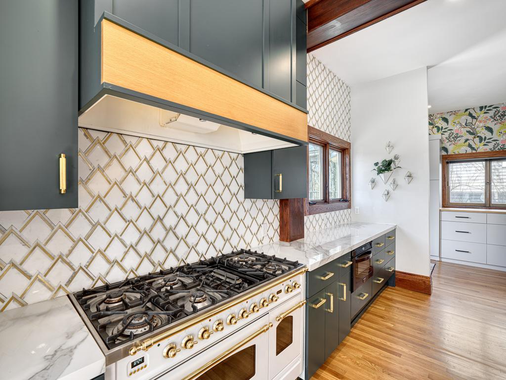 15 Crocus Place