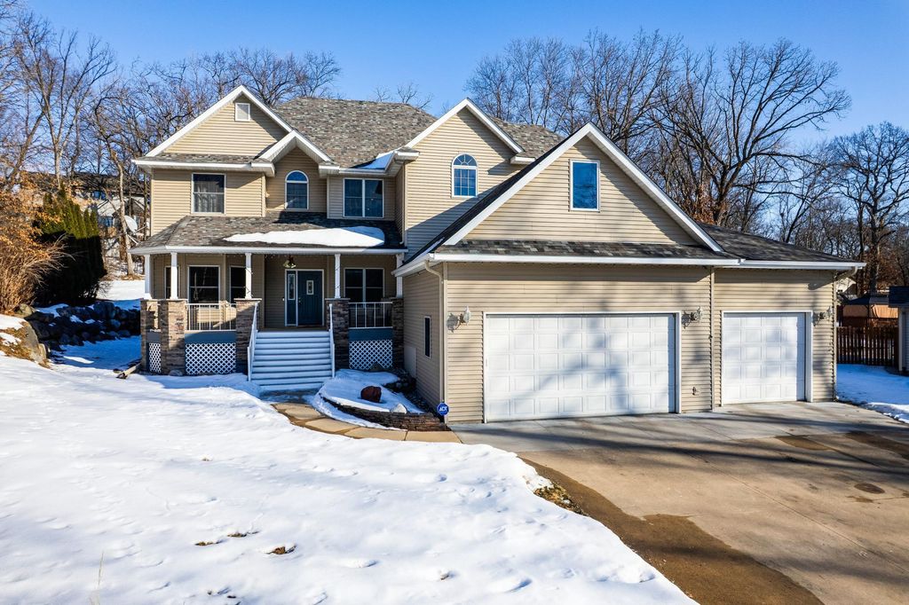Photo of 214 Galahad Place N, Hudson, WI 54016 (MLS # 7023558)
