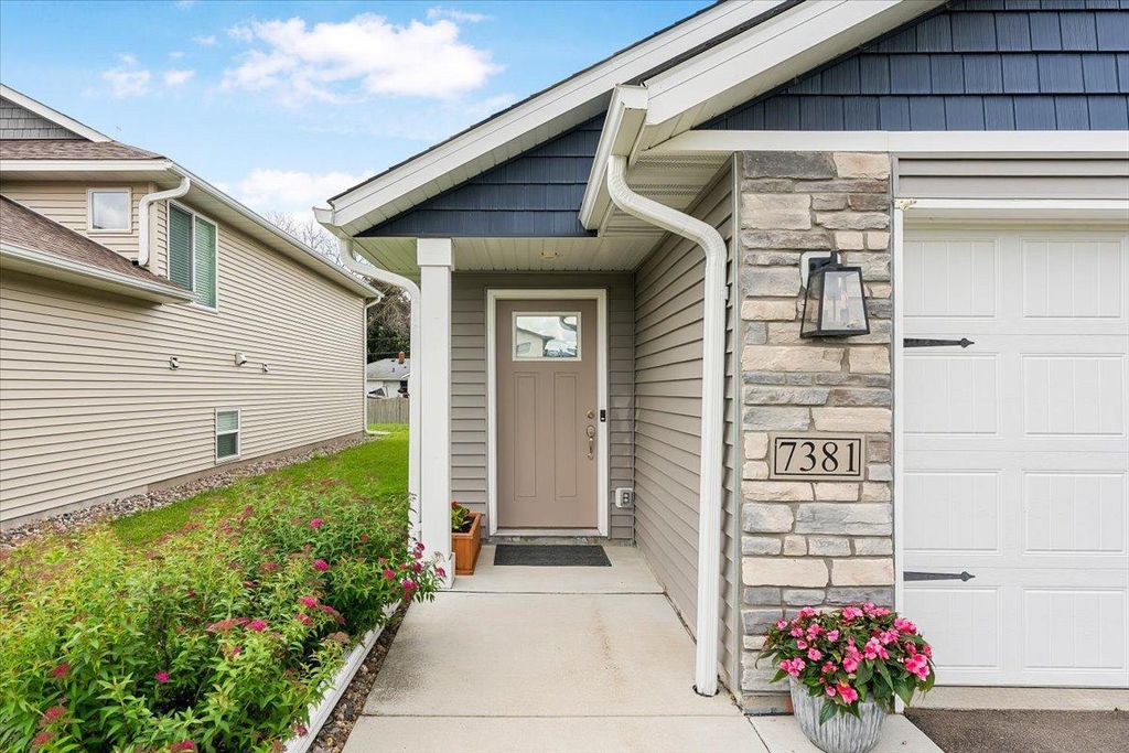 Photo of 7381 Degrio Way, Inver Grove Heights, MN 55076 (MLS # 7095449)