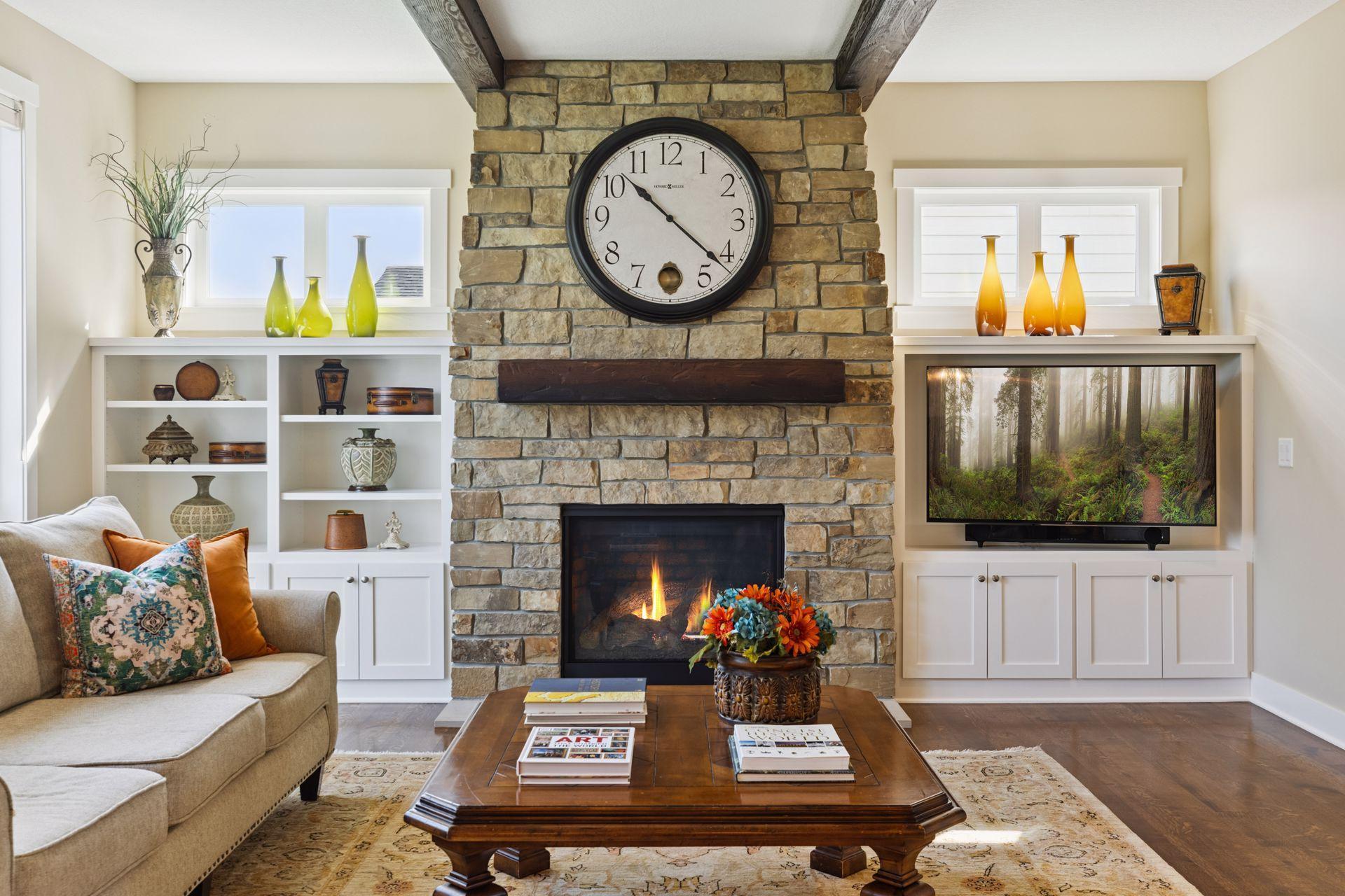 5655 Comstock Lane N