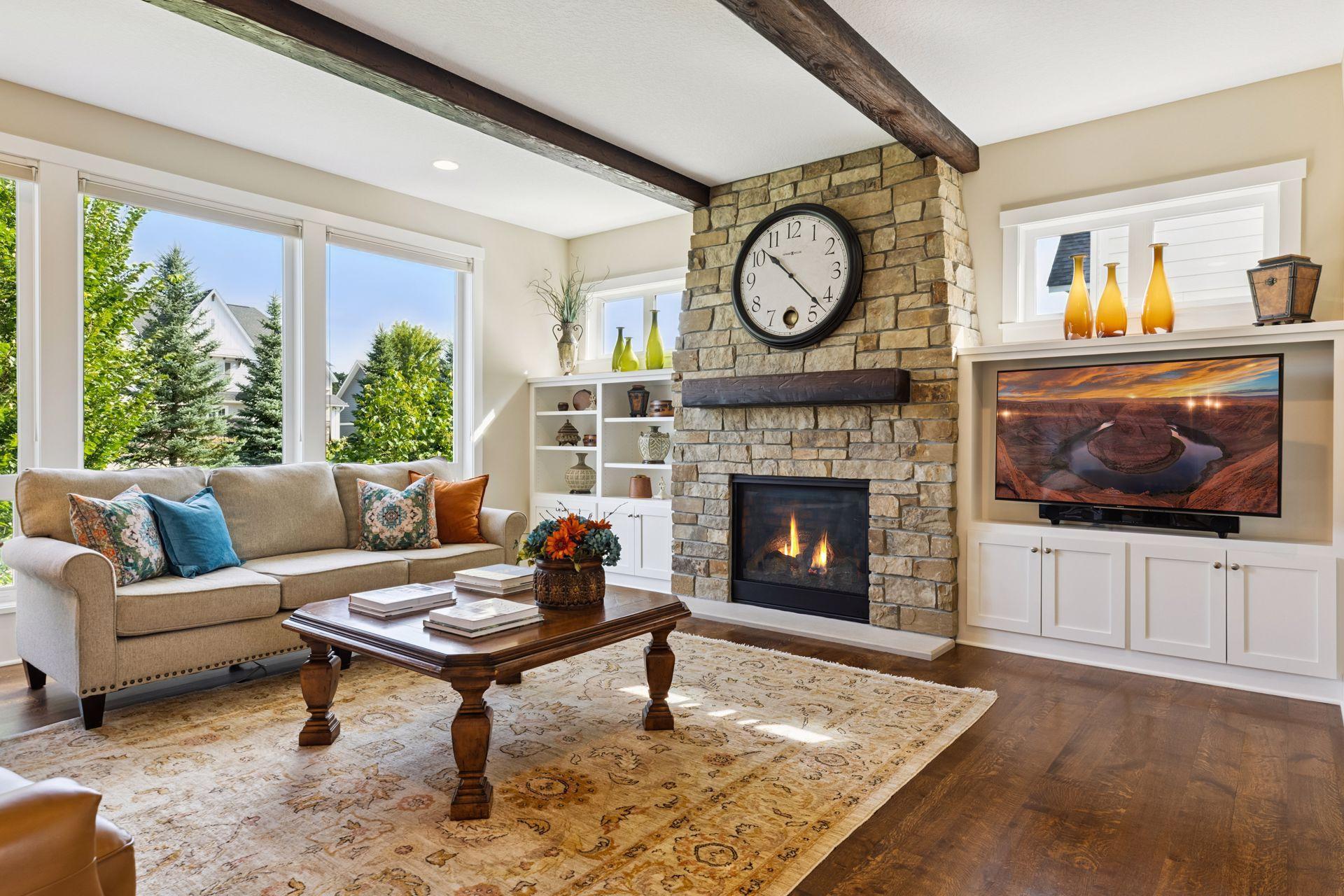 5655 Comstock Lane N