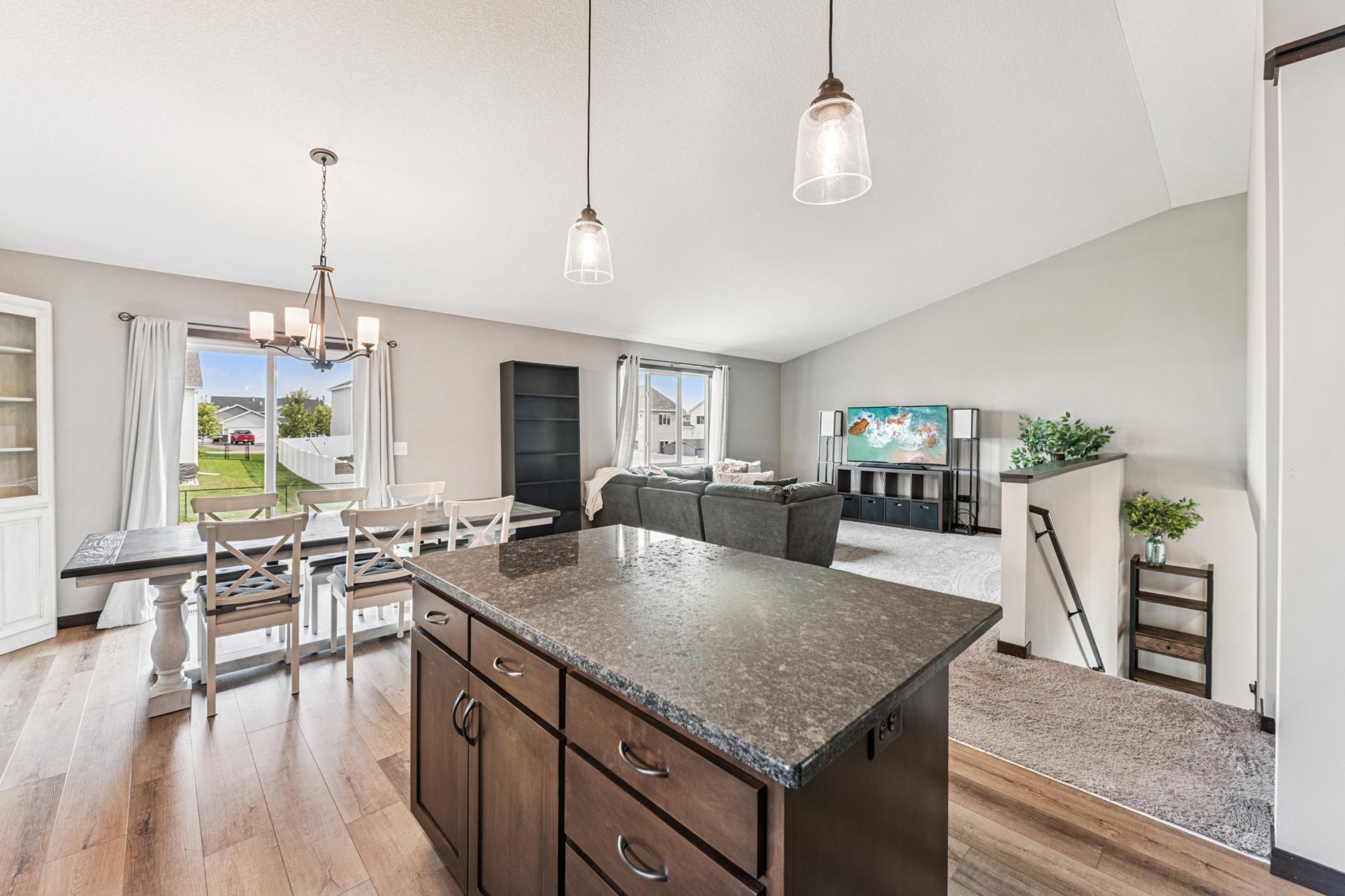 408 Bluebird Drive NW