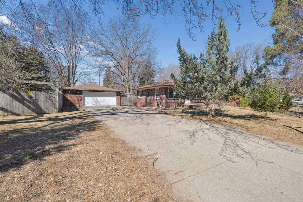 Photo of 6501 Georgia Avenue N, Brooklyn Park, MN 55428 (MLS # 7032065)