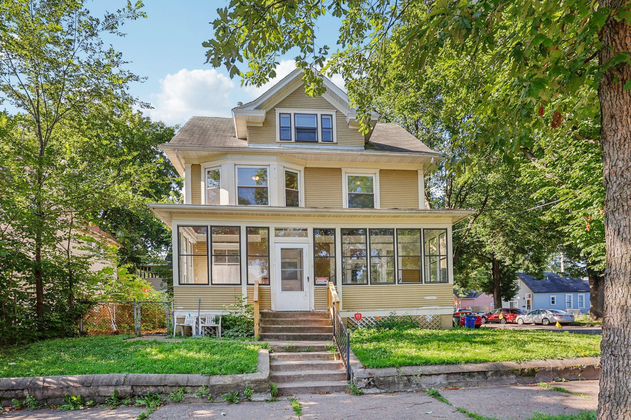 556 Charles Avenue