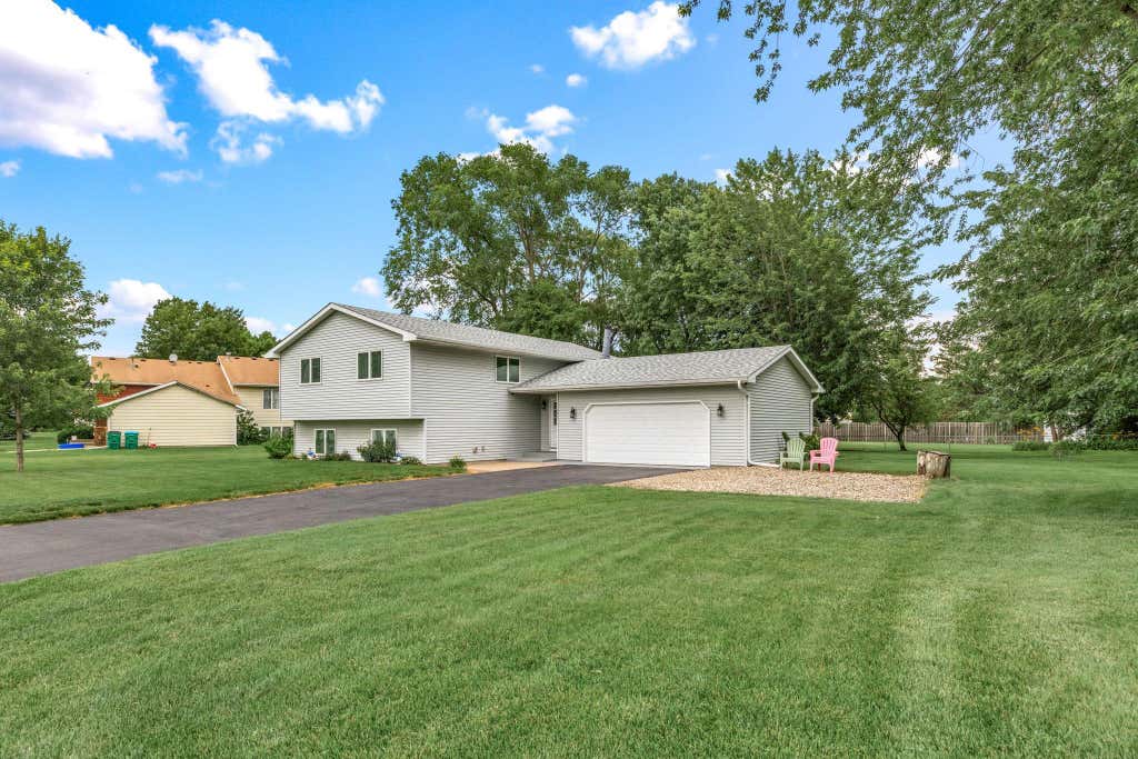 Photo of 6672 Dawn Way, Inver Grove Heights, MN 55076 (MLS # 7103848)