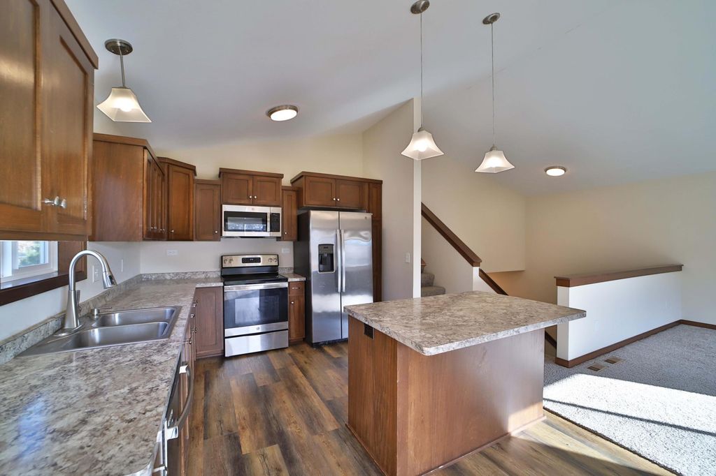 Photo of 978 York Crt, Brainerd, MN 56401 (MLS # 6819990)