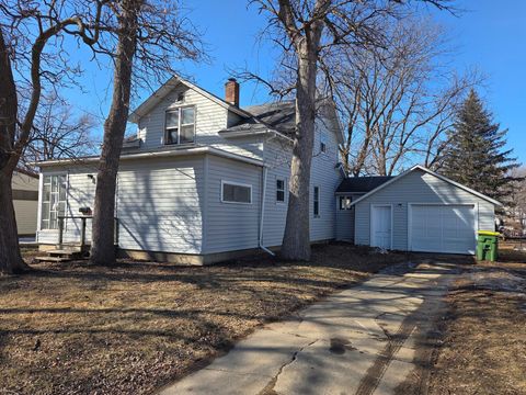 Photo of 425 6th Street, Tracy, MN 56175 (MLS # 7019684)