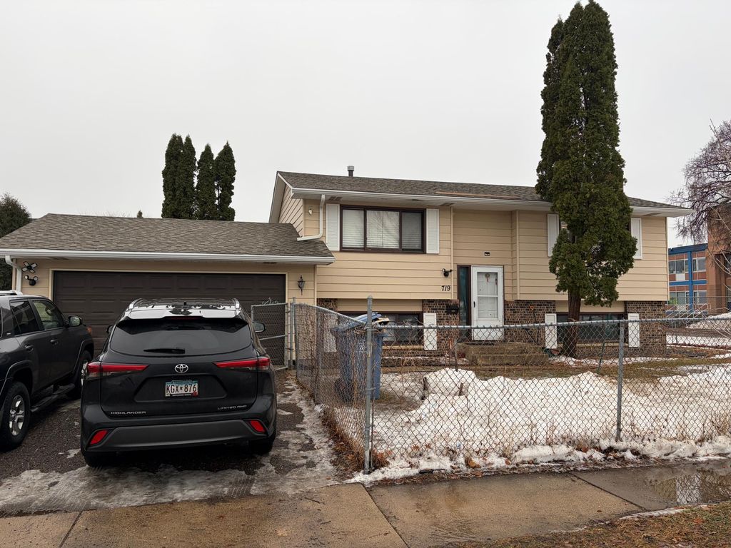 Photo of 719 Givens Lane, Minneapolis, MN 55411 (MLS # 7003264)