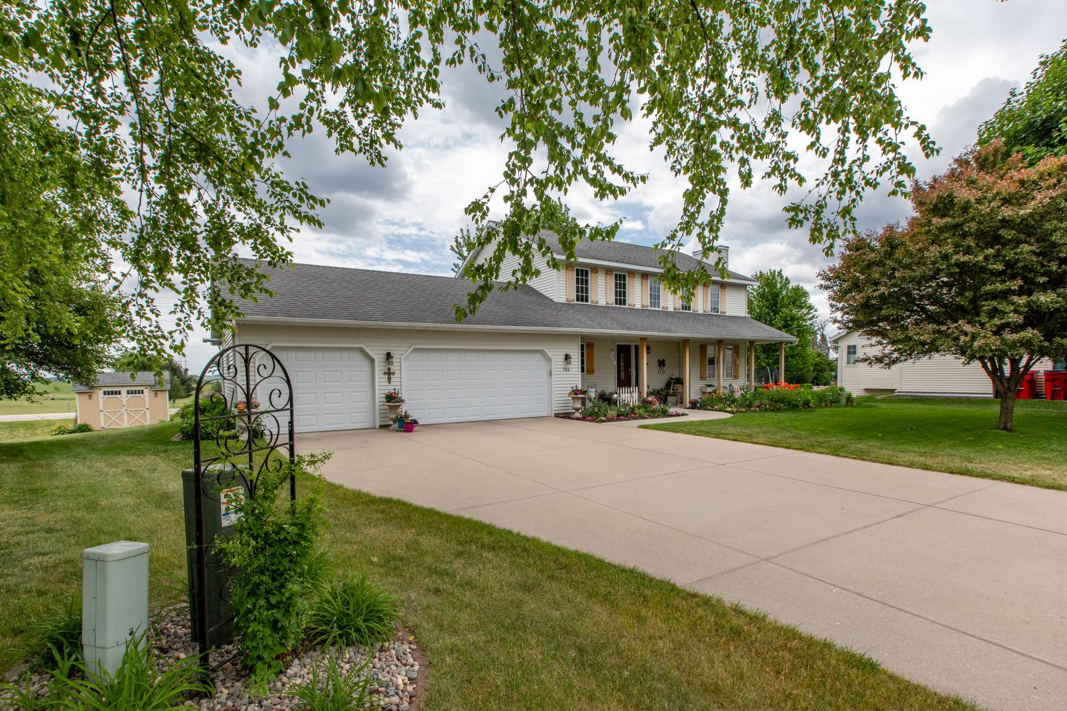 704 Country Estate Court SE
