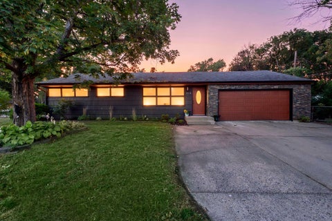 Photo of 914 W 82nd Street, Bloomington, MN 55420 (MLS # 7164626)