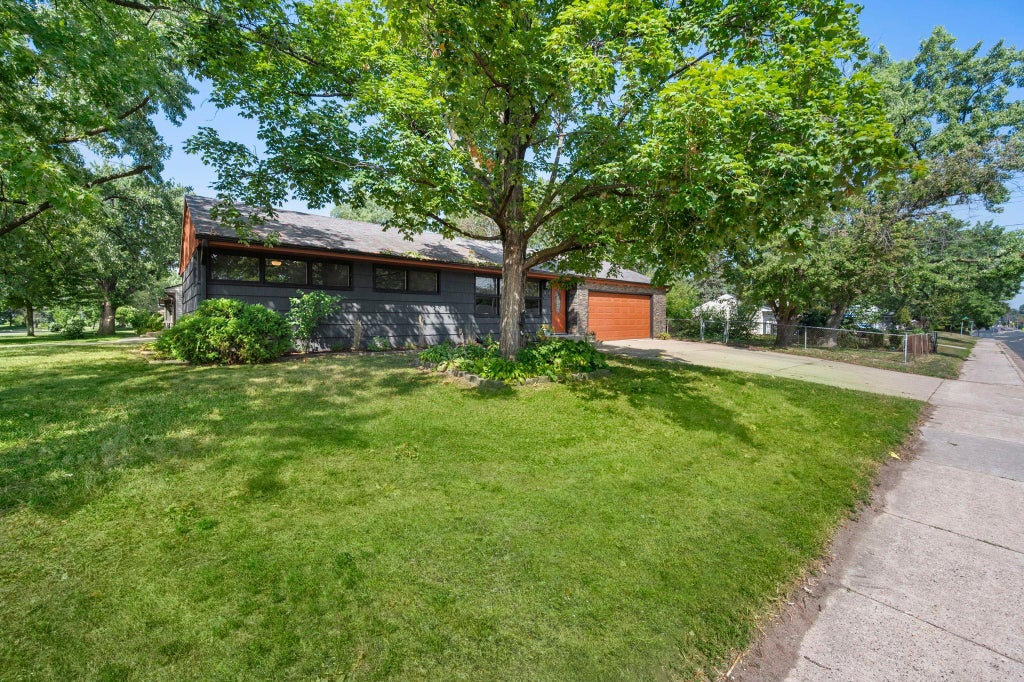 Photo of 914 W 82nd Street, Bloomington, MN 55420 (MLS # 7164626)