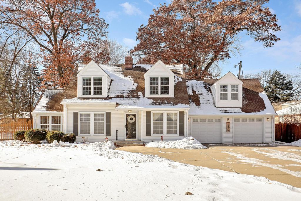 Photo of 1979 Snelling Avenue N, Roseville, MN 55113 (MLS # 7017821)