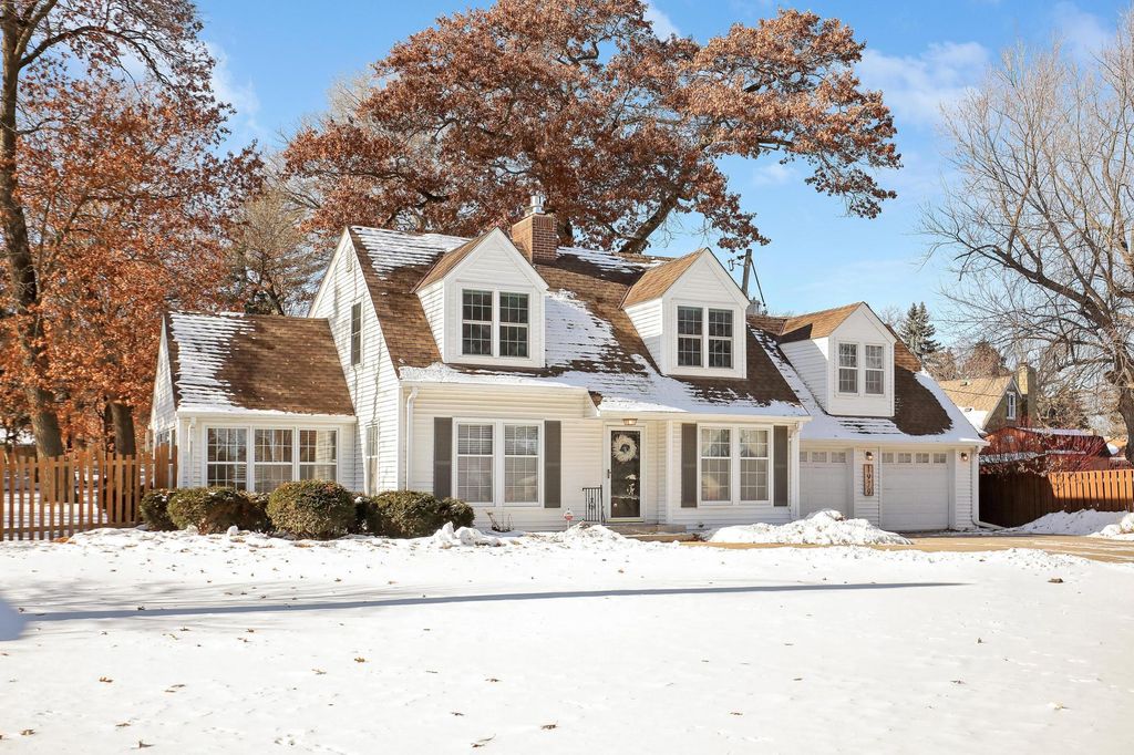 Photo of 1979 Snelling Avenue N, Roseville, MN 55113 (MLS # 7017821)