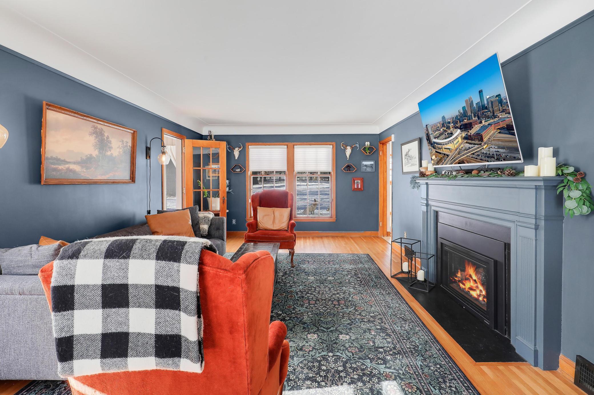 1979 Snelling Avenue N