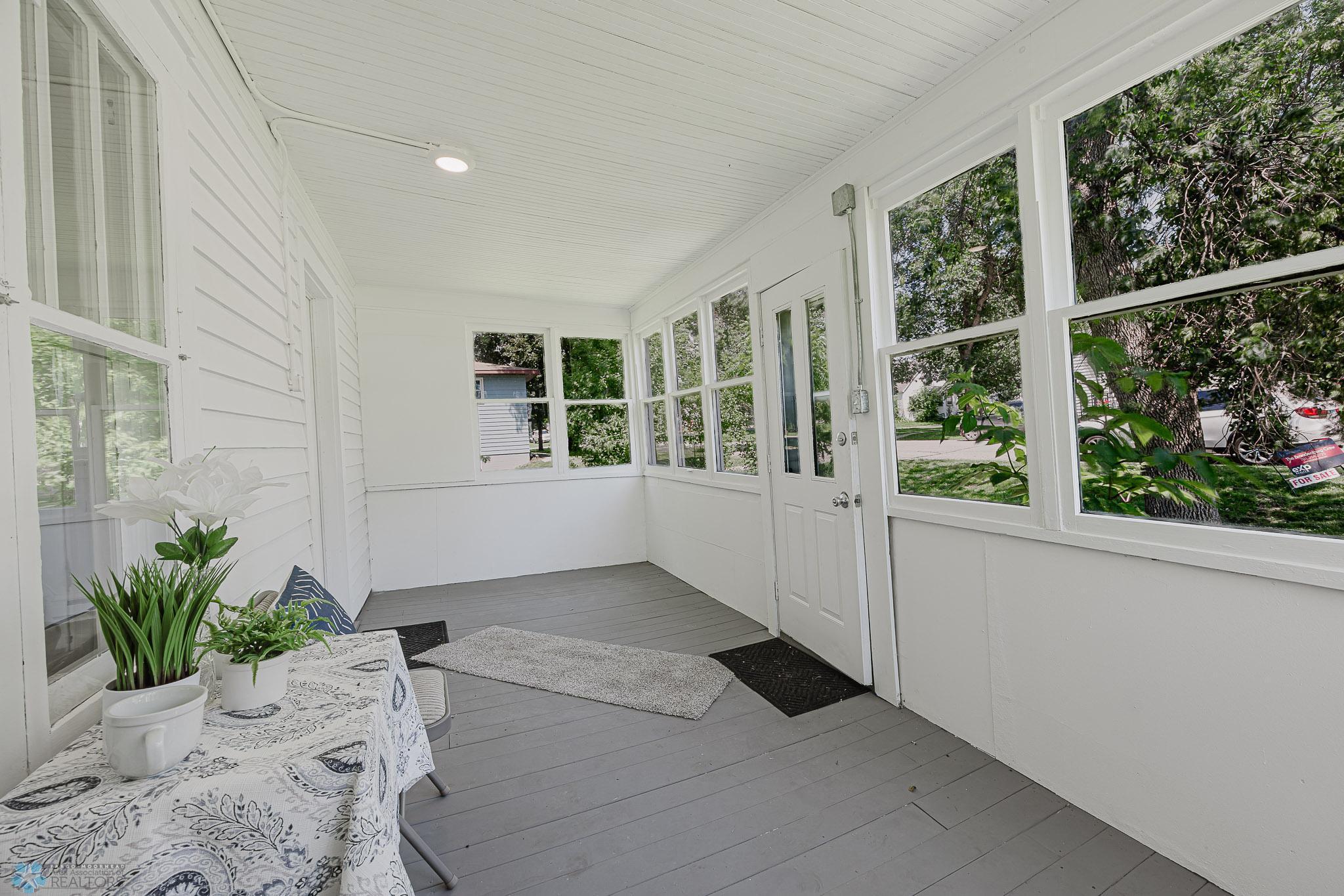 216 1st Street SE