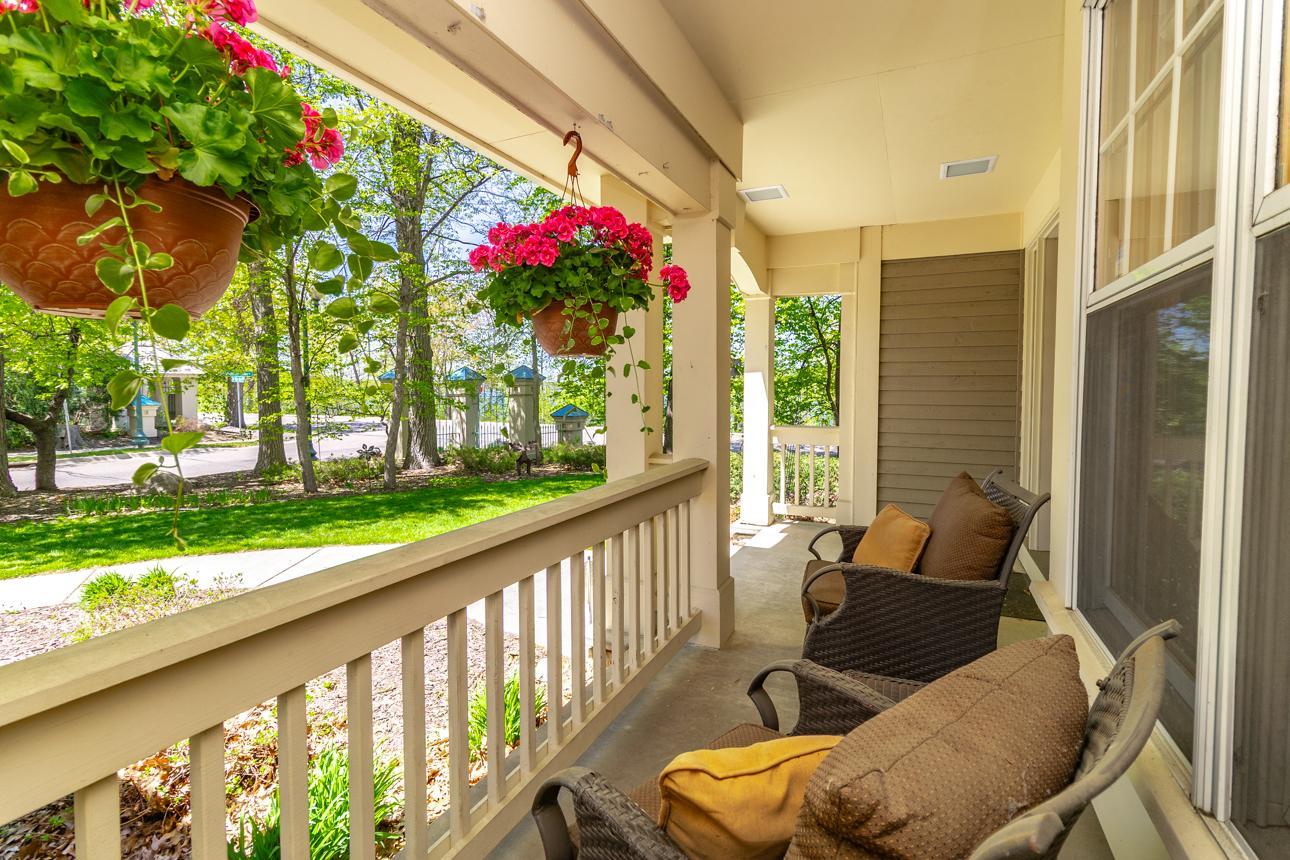 472 Vadnais Lake Drive