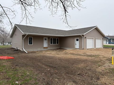 Photo of 122 2nd Street E, Tracy, MN 56175 (MLS # 7044479)