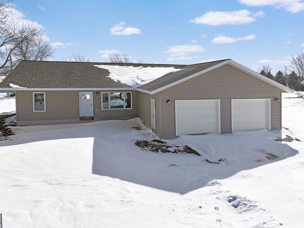 Photo of 122 2nd Street E, Tracy, MN 56175 (MLS # 7044479)