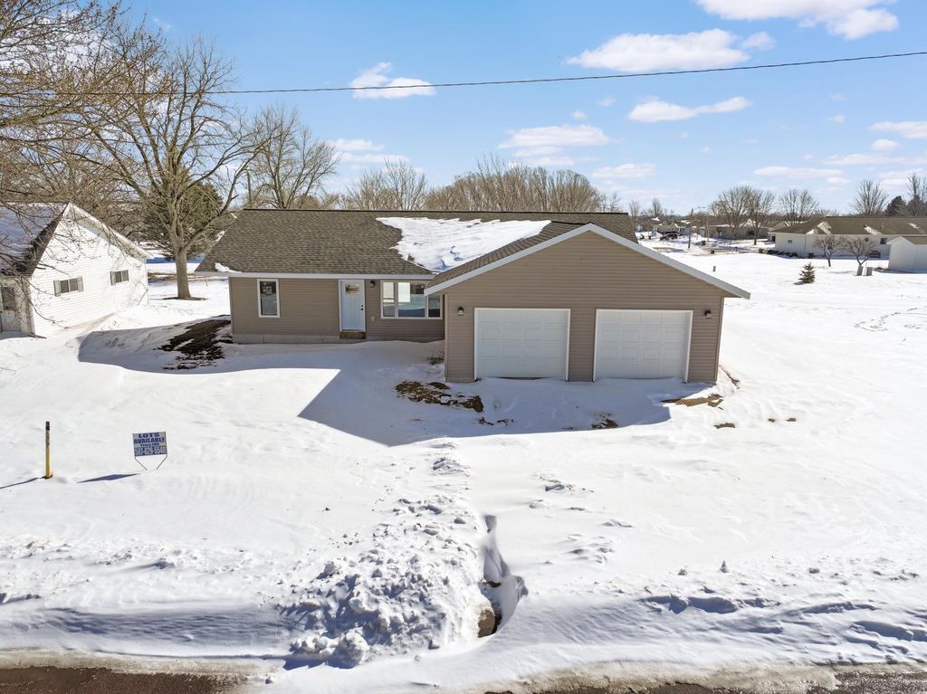 Photo of 122 2nd Street E, Tracy, MN 56175 (MLS # 7044479)