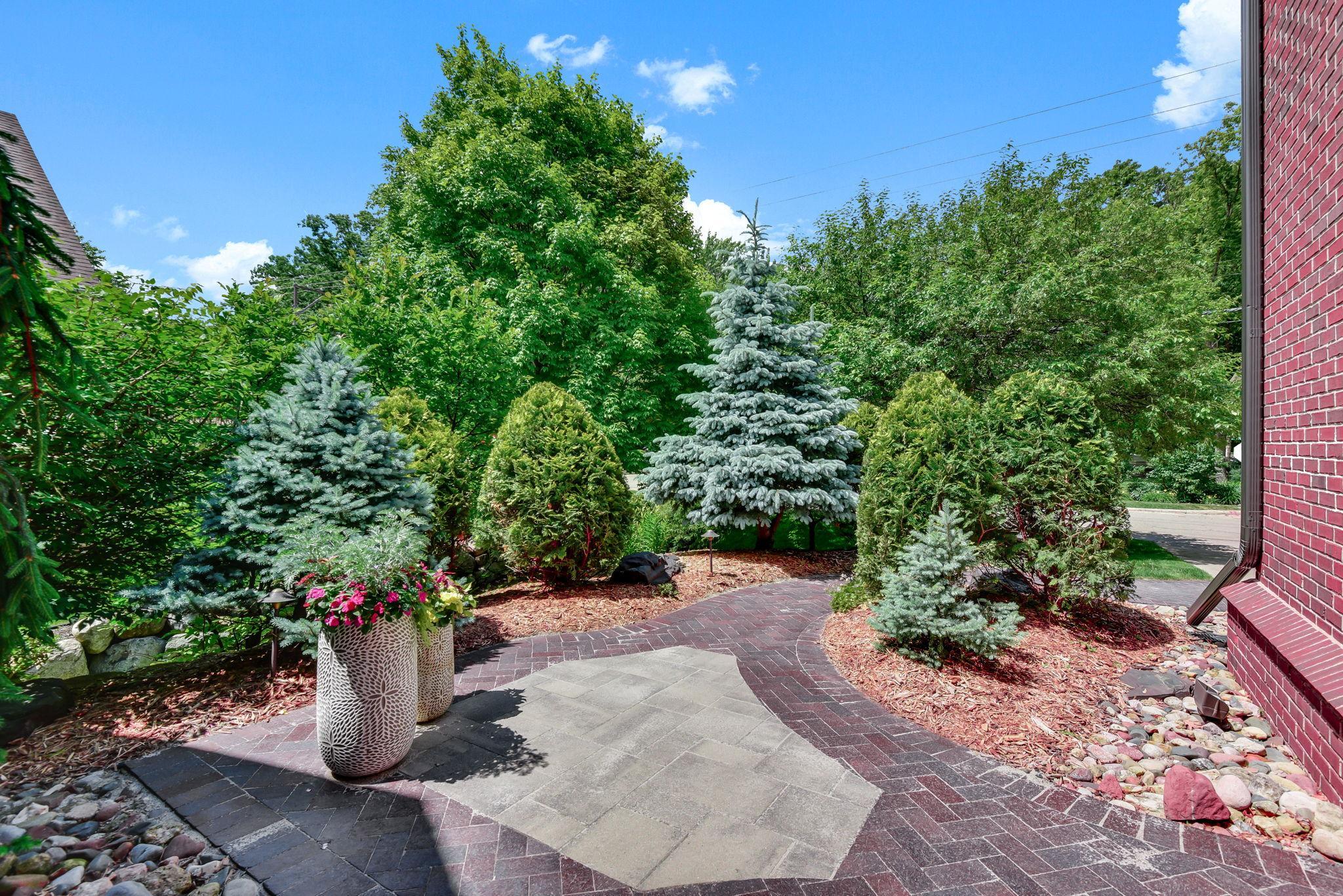 6511 Belmore Lane