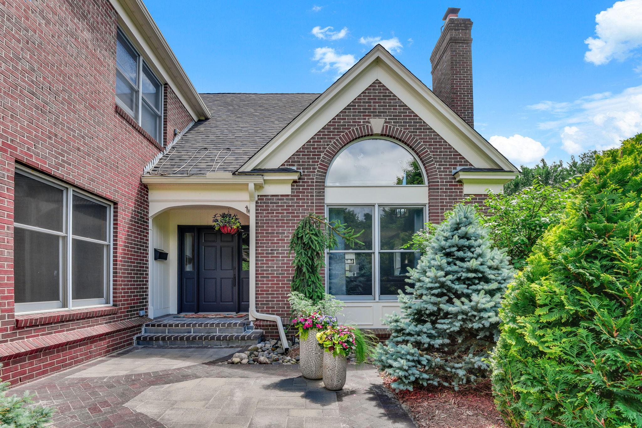 6511 Belmore Lane