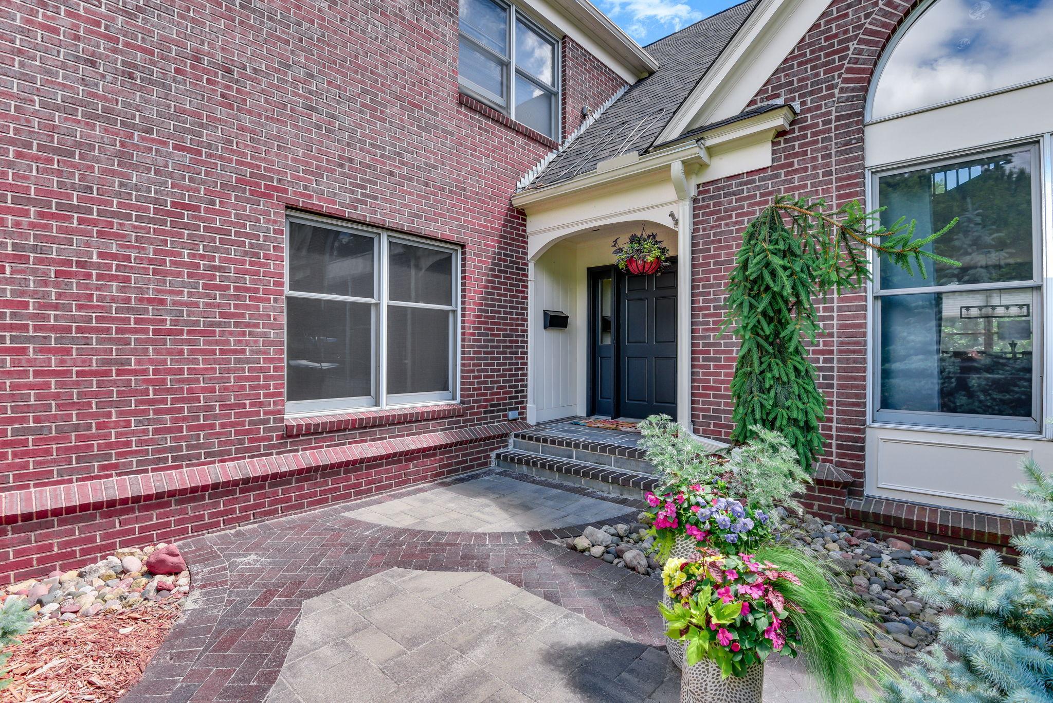 6511 Belmore Lane