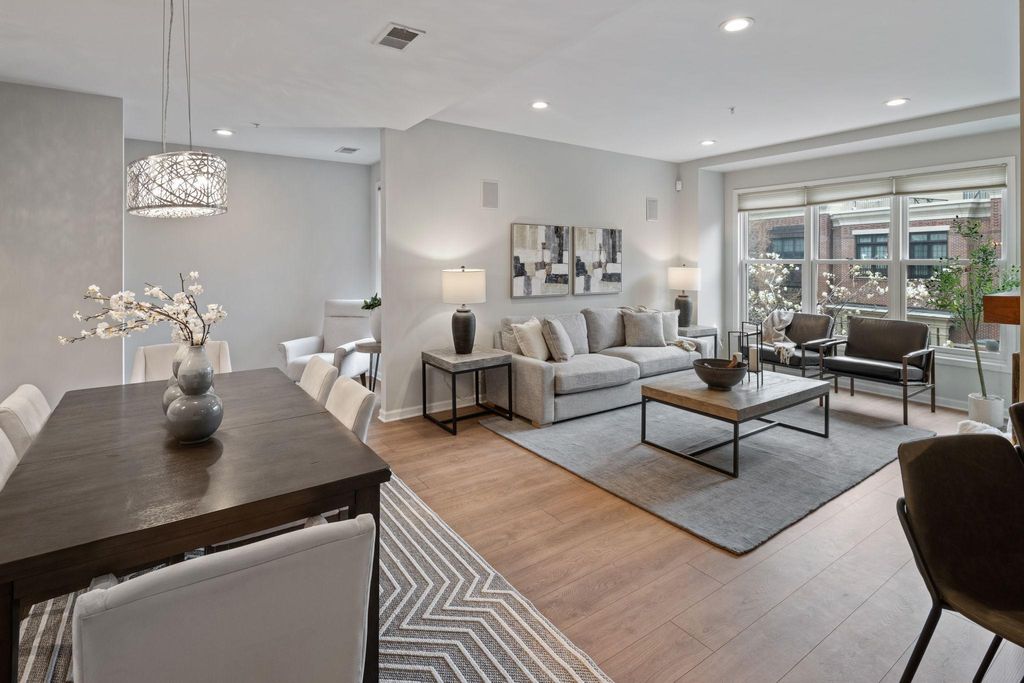 Photo of 553 S 10th Street, Minneapolis, MN 55404 (MLS # 7063933)