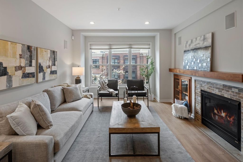 Photo of 553 S 10th Street, Minneapolis, MN 55404 (MLS # 7063933)