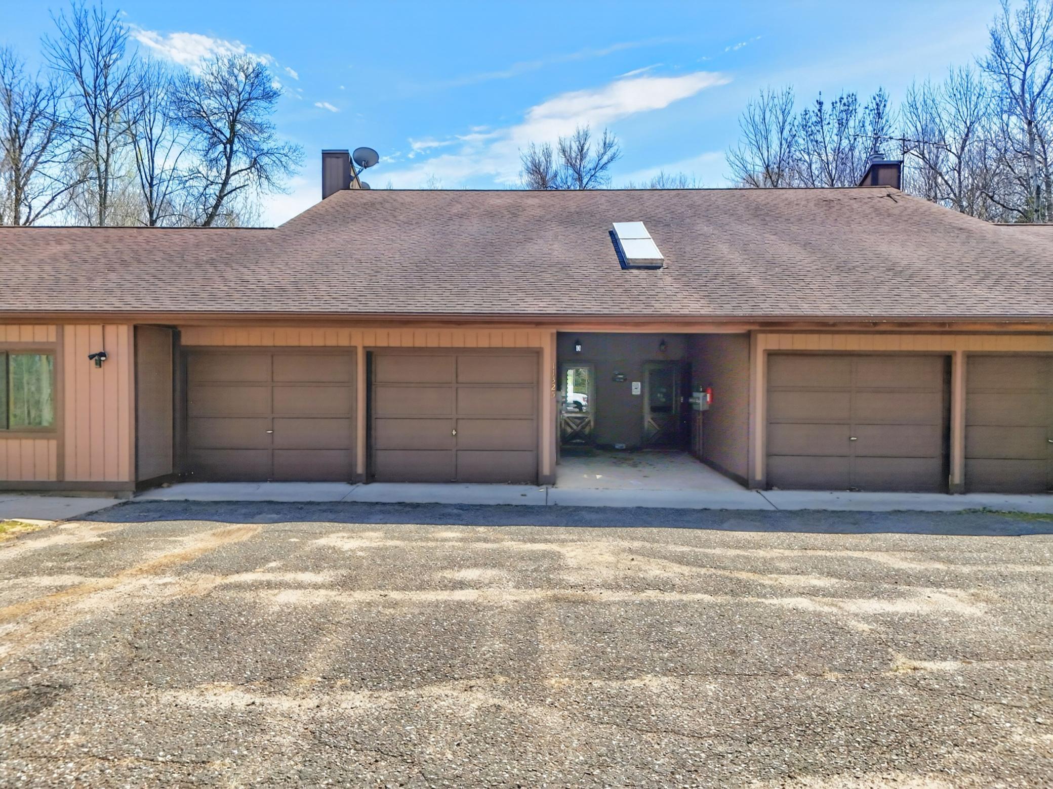 11325 Spicer Road
