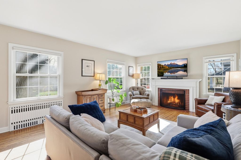 Photo of 4128 Brunswick Avenue S, Saint Louis Park, MN 55416 (MLS # 7056077)