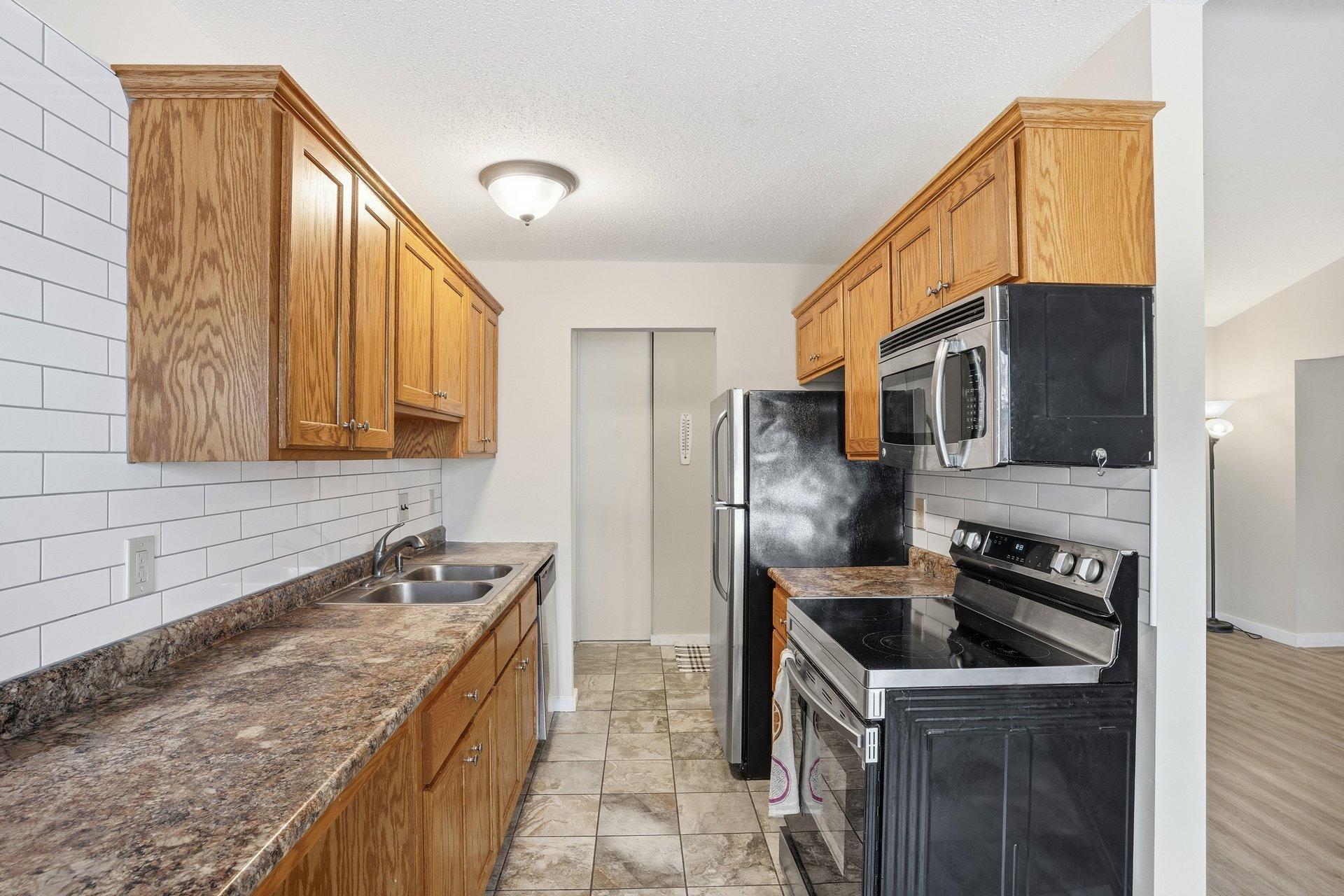 810 Old Settlers Trail 5