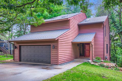 8649 Pine Hill Road Bloomington MN 55438