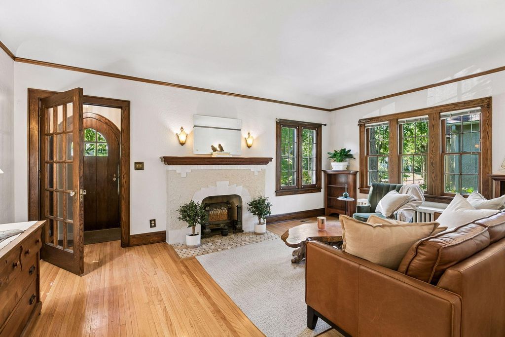 Photo of 4227 Washburn Avenue N, Minneapolis, MN 55412 (MLS # 7088937)