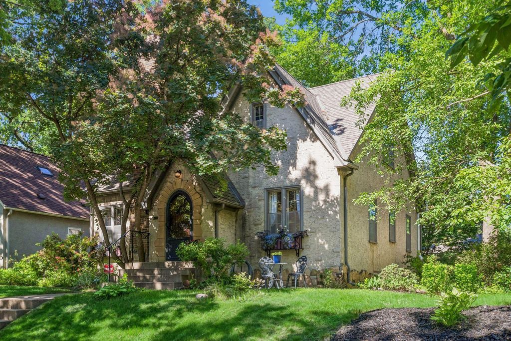 Photo of 4227 Washburn Avenue N, Minneapolis, MN 55412 (MLS # 7088937)