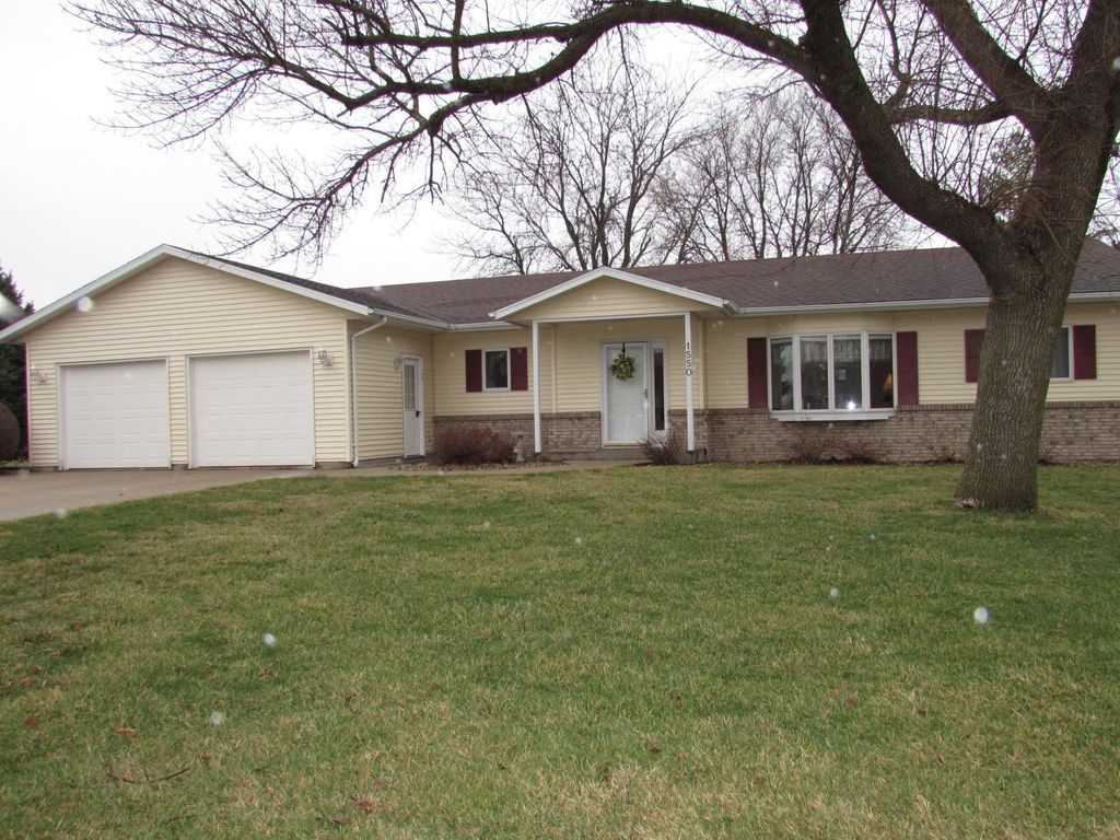 Photo of 1550 Charles Street, Fairmont, MN 56031 (MLS # 7049229)