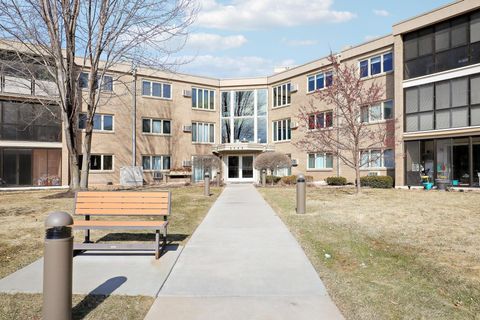 Photo of 4360 Brookside Court #218, Edina, MN 55436 (MLS # 7030926)